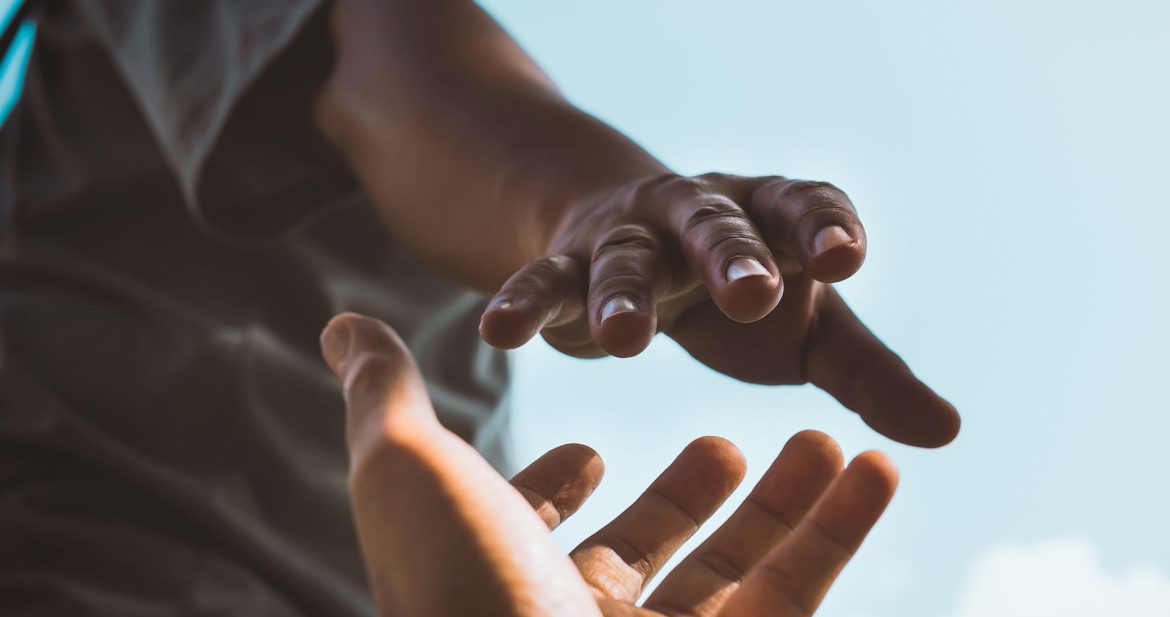 hands-reaching-out-help hands-reaching-out-help